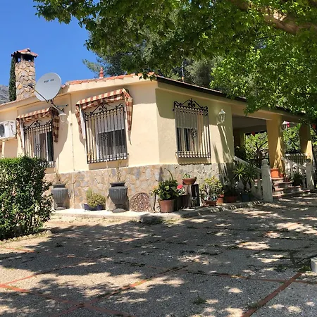 Y De Regina Bed & Breakfast Turballos