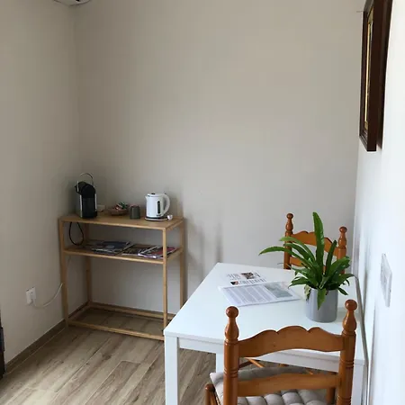 Bed & Breakfast Y De Regina 4*
