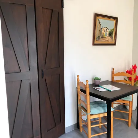 Y De Regina Bed & Breakfast